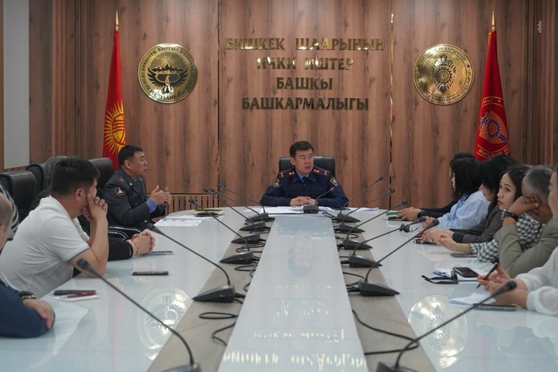 Police and 16 universities of Bishkek discuss traffic rule compliance among foreign students - Vimarsana News