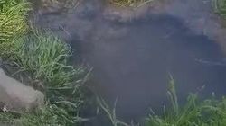 На ул.Тыныстанова из под земли течет вода. Видео горожанина