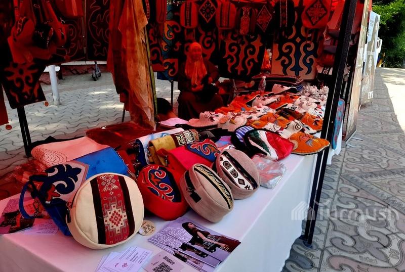 Exhibition of handicrafts takes place in Osh