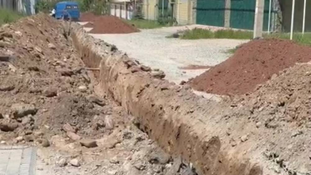 В Кок-Жаре перерыли дорогу по ул.Конур-Осмон. Законно ли? Видео горожанки