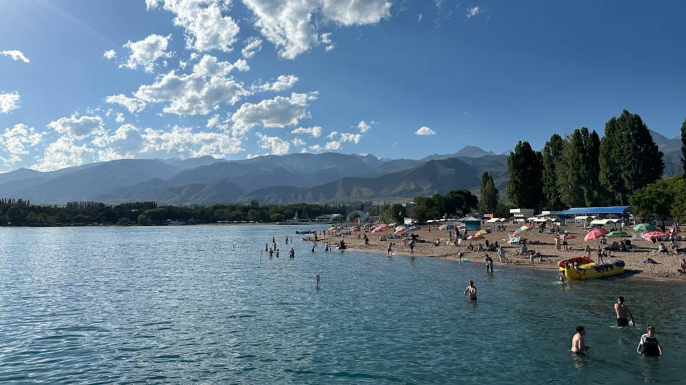 Пока в Бишкеке +30. Освежающие фотографии с Иссык-Куля