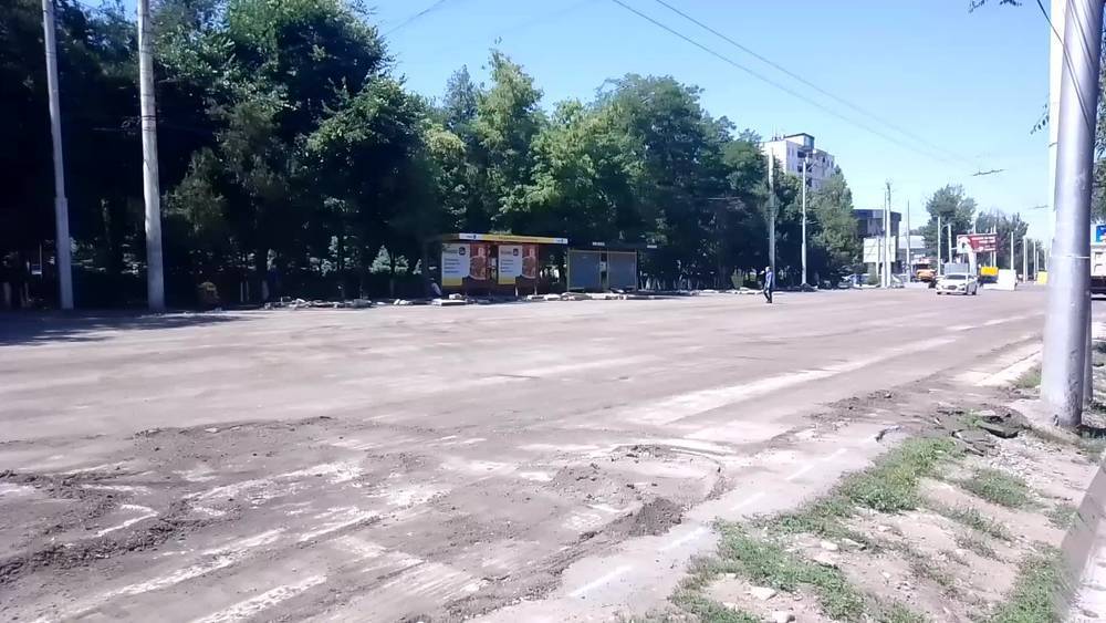 Почему на закрытом участке дороги по Ахунбаева не проводятся работы? Ответ мэрии