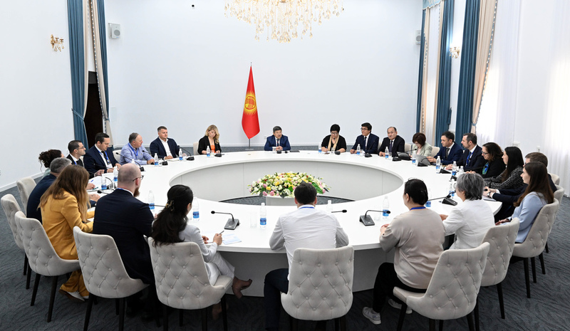 Chairman of Cabinet of Ministers receives business delegation from USA