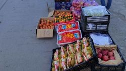 Бишкекчанка жалуется на стихийную торговлю на улице Исакеева