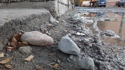 По Ибраимова три проезда во дворы перекопали, не уложив асфальт, - горожанин