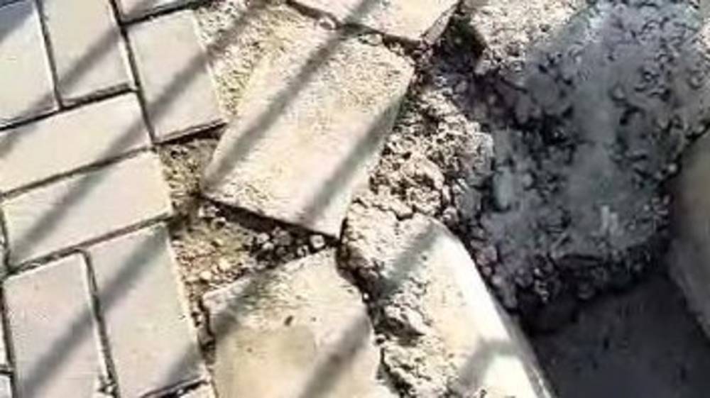 Замурованный арык возле школы №101: Школа построена строго по проекту. Ответ мэрии