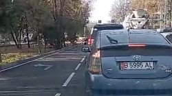 Водитель просит изменить знаки на Советской—Жибек Жолу. Видео