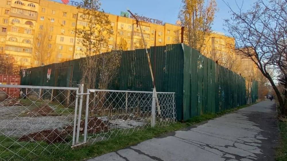 Горожанин интересуется, почему в мкр 7 нельзя разбить сквер  