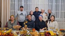 Фото Айсулуу Тыныбековой в платке