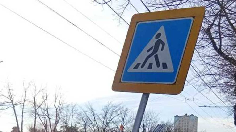 «Бишкекасфальтсервис» восстановил дорожный знак на проспекте Чуй. Фото мэрии