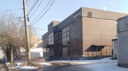 Житель Пишпека просит на месте заброшенного здания сделать детский центр. Фото