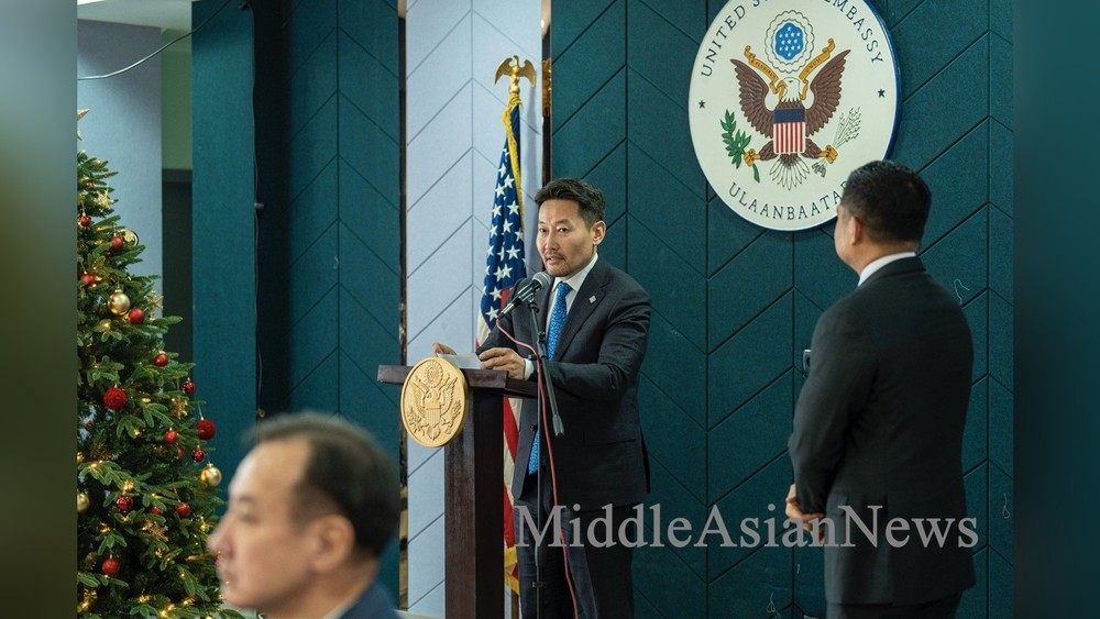 член правительства Монголии, заместитель премьер-министра Ганхуяг Хассуурь