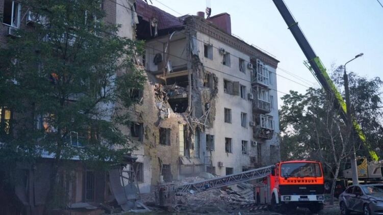 Россиянын аскерлери Запорожьеге сокку урду. Үч адам каза болду, 40тан ашык адам жабыркады