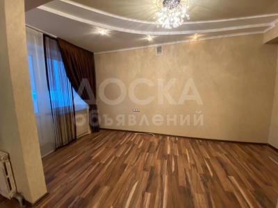 Продаю 4-комнатную квартиру, 220кв. м., этаж - 5/8, Ахунбаева/Малдыбаева.
