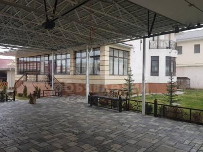 Продаю дом 6-ком. 320кв. м., этаж-2, 9.0-сот., стена кирпич, Ж/м Арча-Бешик,.