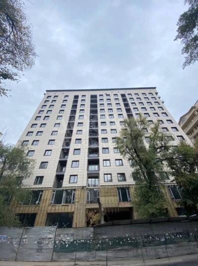 Продаю 1-комнатную квартиру, 50кв. м., этаж - 5/10, Боконбаева / Раззакова .