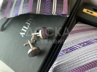 Галстук с подарочным набором ( в комплекте галстук, запонки, платок, зажим для галстука)