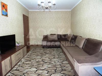 Продаю 4-комнатную квартиру, 78кв. м., этаж - 3/4, район рынка Таатан, Кольбаева/Лермонтова.