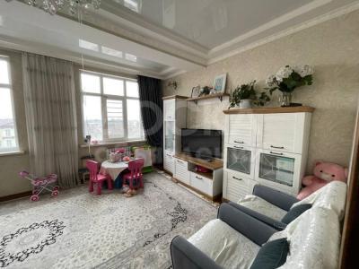 Продаю 3-комнатную квартиру, 89кв. м., этаж - 5/10, Бишкек, ул. Жибек Жолу пересекает Исанова.