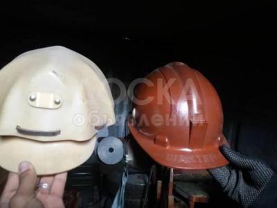 Продаю  каски новые (СССР) :  Строительные по 350 сом, шахтера 850 сом и пожарных  со шлемом и защитным щитом для лица по 980 сом.