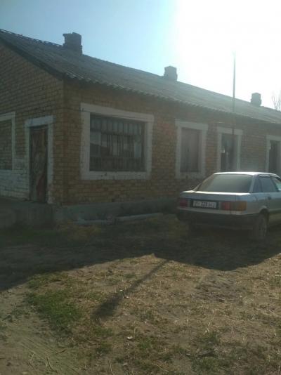 Продаю 3-х комнатный дом барачного типа с мини кашаром в Ысык - Атинском районе, по объездной дороги