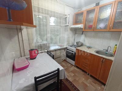 Продаю 2-комнатную квартиру, 42кв. м., этаж - 2/3, Ахунбаева/Шота-Руставели.