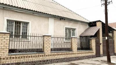 Продаю дом 5-ком. 124кв. м., этаж-1, 4-сот., стена кирпич, Кропоткина/Жигулевская.