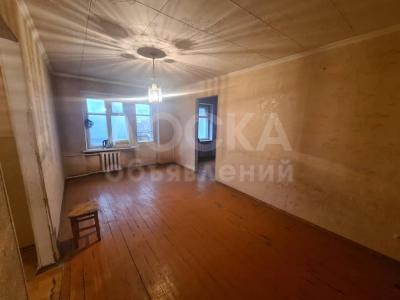 Продаю 2-комнатную квартиру, 43кв. м., этаж - 2/4, по Льва Толстого, район Пишпека.