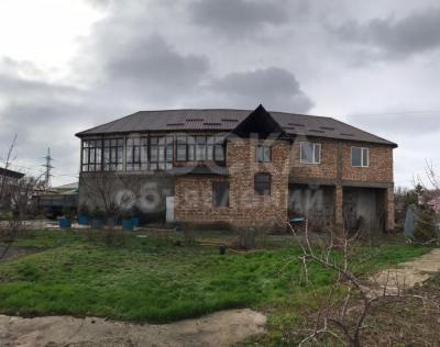 Продаю дом 8-ком. 200кв. м., этаж-2, 40-сот., стена кирпич,  вдоль трассы Бишкек / Кара-Балта.