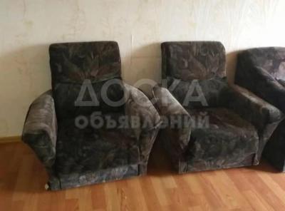 Продаю диван, 2 кресла, , комод,. Цена договорная. Самовывоз.
Т.0551642612