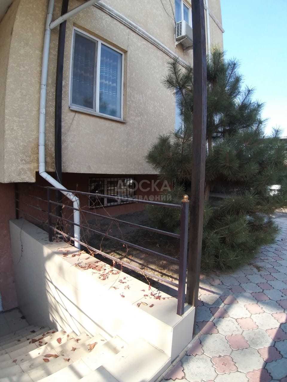 Продаю помещение свободного назначения 118кв. м., Айни/Чапаева.