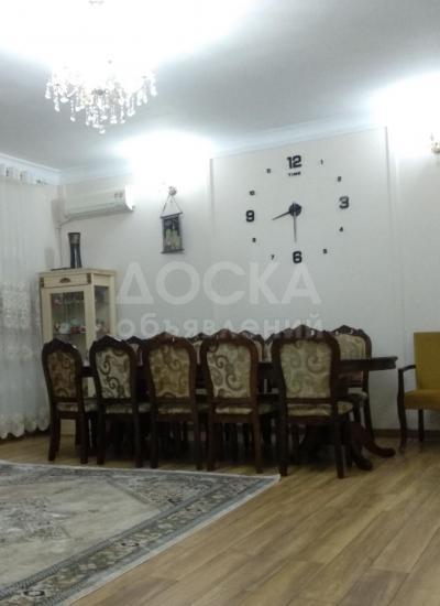 Продаю 4-комнатную квартиру, 115кв. м., этаж - 3/3, Манаса-Киевская.