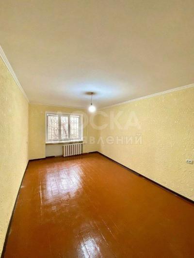 Продаю 1-комнатную квартиру, 31кв. м., этаж - 1/5, Токтогула/Тимирязева.