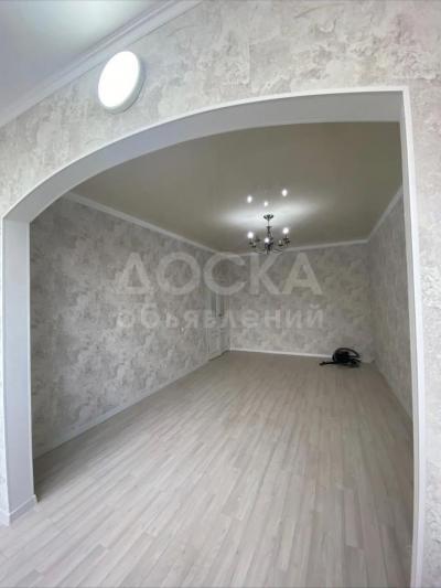 Продаю 1-комнатную квартиру, 56кв. м., этаж - 3/9, Ахунбаева/Молдокулова.