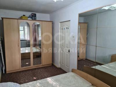 Продаю 2-комнатную квартиру, 43кв. м., этаж - 2/4, ул Табышалиева/Токтогула.