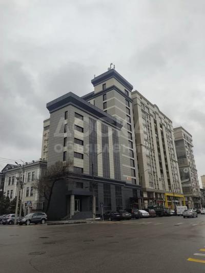 Продаю офисное помещение 175кв. м., Токтогула / Орозбекова .