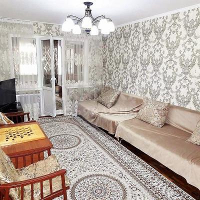 Продаю 5-комнатную квартиру, 85кв. м., этаж - 1/4, 5 мкр., ул. Каралаева.