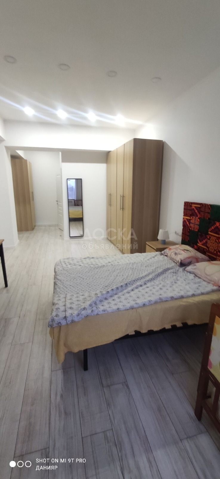 Сдается в рн Бот сада
2 ком ЭЛИТНАЯ кв 
Кара кульска \ Кулатова 
8\10этаж 
С мебелью полностью
жкак барс 
700долл 
250долл депозит