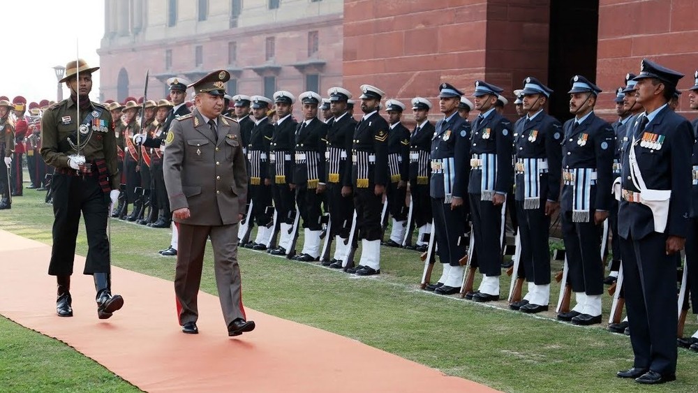 Глава Генштаба Вооруженных сил КР Раимберди Дуйшенбиев на параде в городе Пуна, Индия