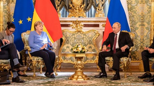 CentralAsia: Ангела Меркель совершила последний визит в Москву в качестве канцлера ФРГ - Vimarsana News