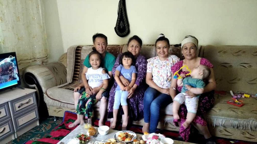 Ниязбек Сыдыков с семьей