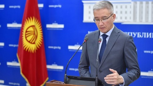 Половина всего кредитного портфеля Кыргызстана была реструктуризирована, - вице-премьер Э.Асрандиев — Tazabek