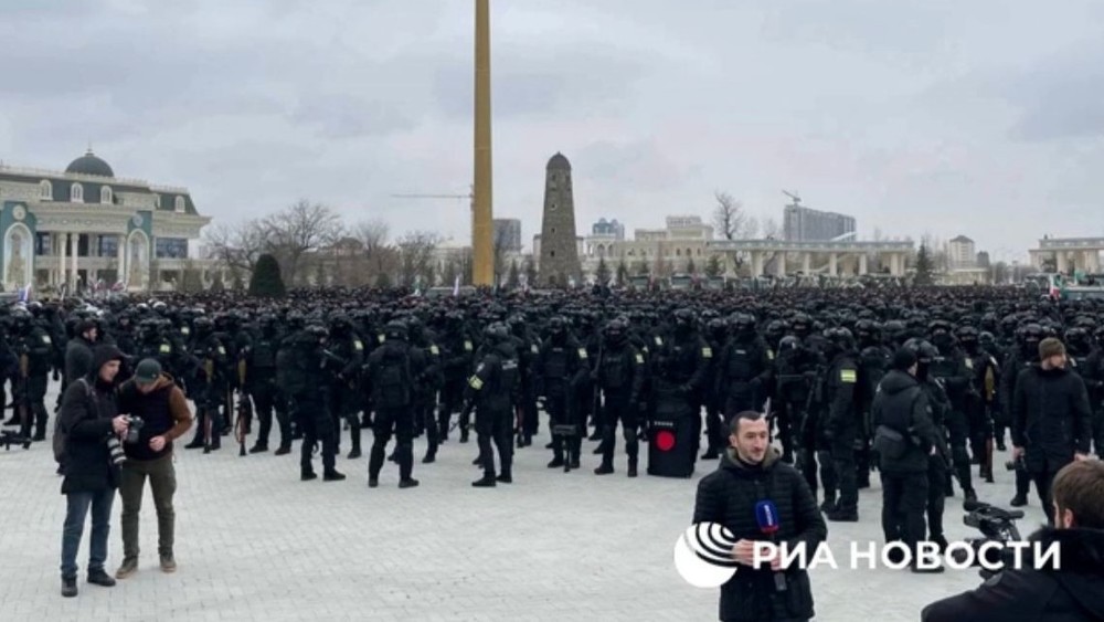 Кадыровцы сбежали в курске. Чеченские войска. 10000 Чеченцев. Кадыровский спецназ.