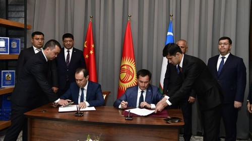 CentralAsia: Подписано соглашение на строительство железной дороги Узбекистан-Кыргызстан-Китай - Vimarsana News