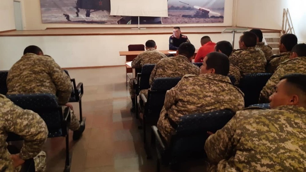 Лекция о ПДД для военнослужащих в Баткене