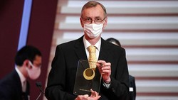 Нобелевскую премию по медицине получил первооткрыватель нового вида людей. Какой вклад он внес?