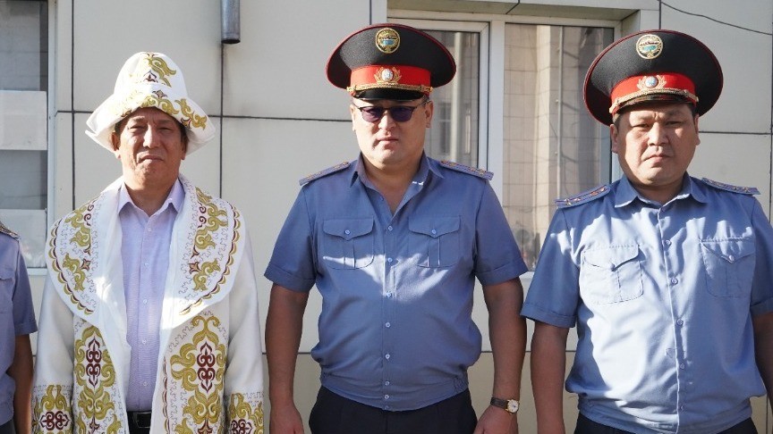 В ГУВД Бишкека Руслана Шарапова проводили на пенсию