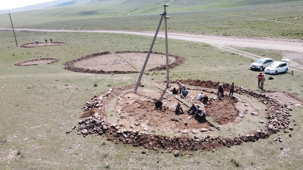 Курган Кырк-Кыз во время раскопок
