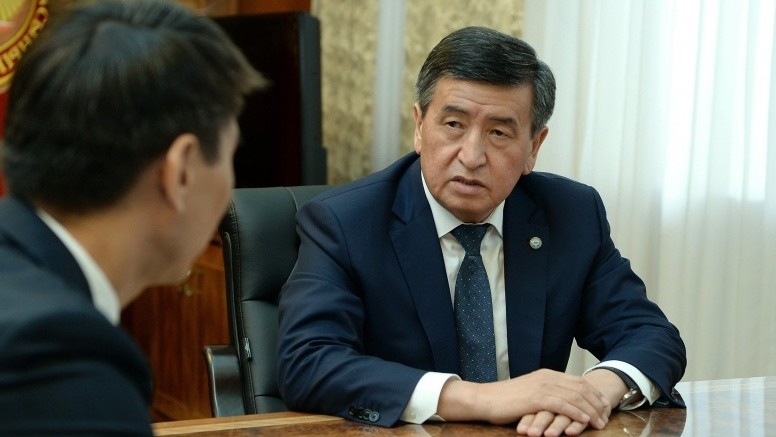 Президент Сооронбай Жээнбеков принял главу МИД КР Чингиза Айдарбекова