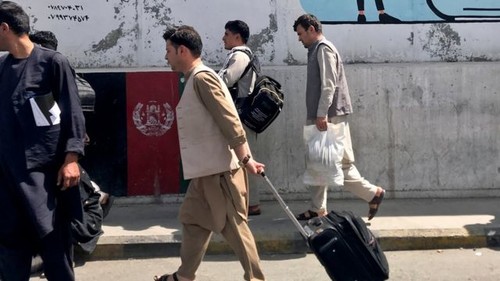 CentralAsia: Афганцы пересекают границу Узбекистана по билетам в третьи страны - Vimarsana News